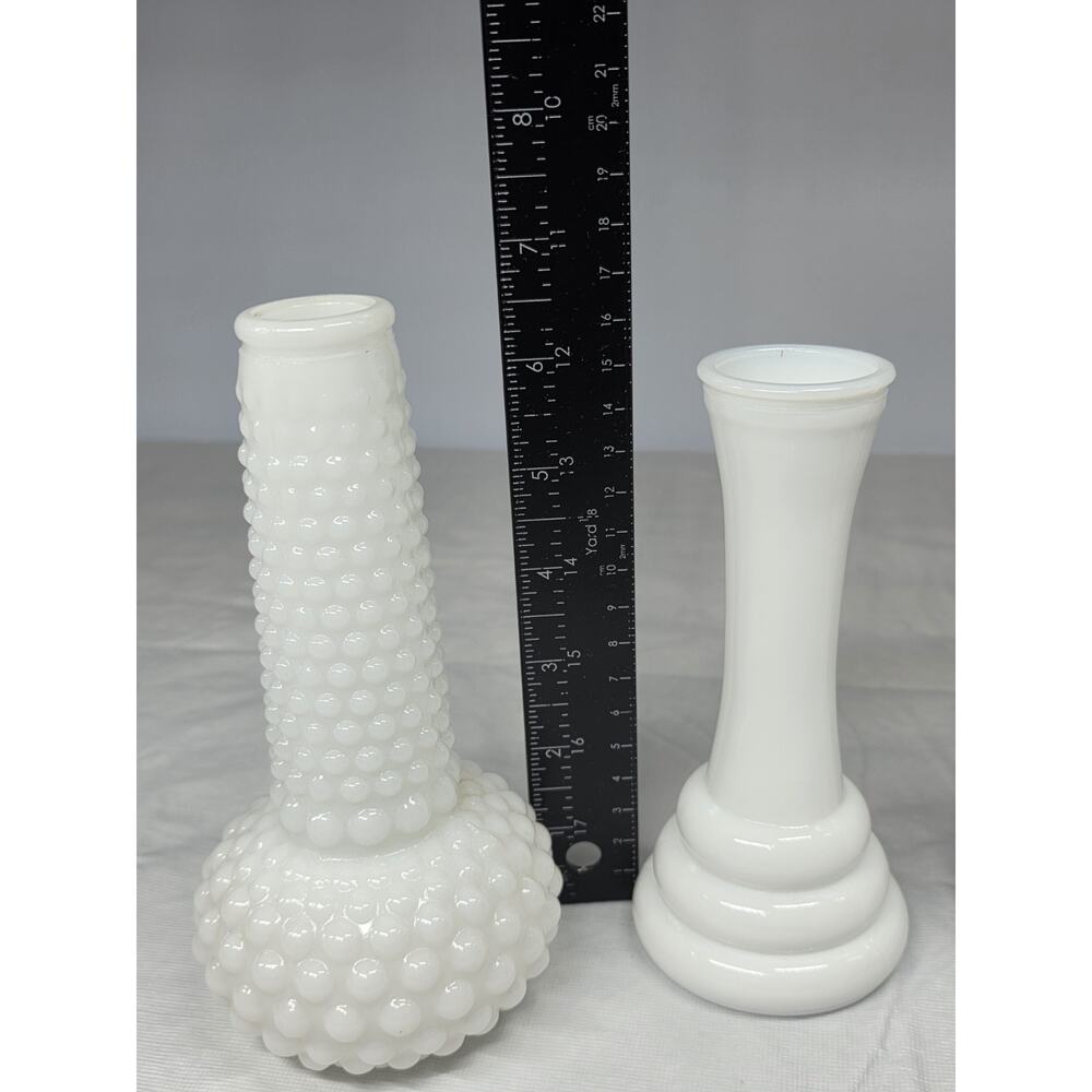LOT of 3 VINTAGE White Milk Glass Bud Vases Hobnail Stars Wedding Decor - Picture 9 of 12